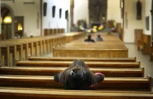 Cała prawda o polskich ateistach. Aż trzy czwarte z nich ochrzciło swoje dziecko