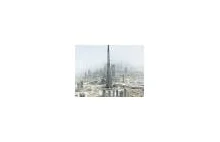 Wieżowiec Burj Dubai na tle innych