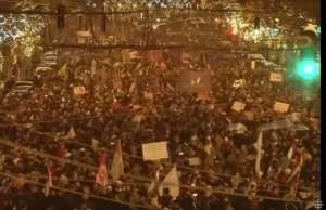 Na Węgrzech wrze, tysiące ludzi wyszło na ulice.