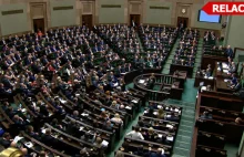 Sejm odrzucił wniosek o odroczenie posiedzenia. Spięcie marszałka z...