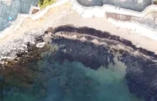 Rajskie plaże w Grecji zamieniły się nagle w czarne bajora