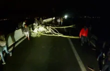 W jego stronę poleciały kamienie. Dramatyczne nagranie polskiego kierowcy...