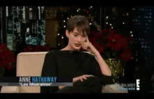 Anne Hathaway i jej niezręczna sytuacja z Danielem Craigiem.