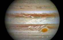 Hubble zaobserwował zorzę w atmosferze Jowisza - Puls Kosmosu