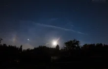 Księżyc poboczny, niezwykła fotografia zjawiska optycznego.