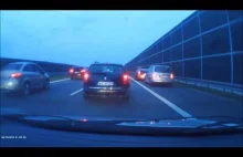 Szeryf blokuje pas awaryjny osobom pragnącym ominąć korek na autostradzie