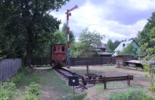Maszynista KM buduje na podwórku skansen kolejowy