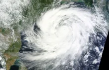 Potężny cyklon zmierza w stronę Indii