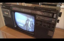 Granie w Fortnite na ekranie CRT na Pasaonicu Boombox z 1984 roku!