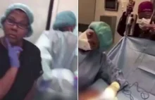 Czarnoskóry chirurg rapuje podczas zabiegu a pielęgniarki twerkują.