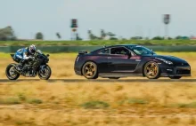 Kawasaki H2R 300hp vs Nissan GTR 1350hp