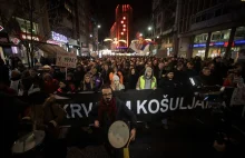Serbia: Tysiące osób protestują po pobiciu opozycjonisty