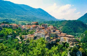 Włoski region płaci $27,000 za osiedlanie się. Jest jeden haczyk...