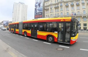 Autobus przegubowy grający jak akordeon?