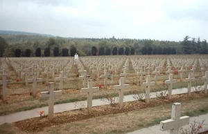 100. rocznica bitwy pod Verdun upamiętniona... "Joggingiem między grobami"