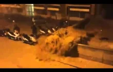 Wideo fali powodziowej zalewającej Genuę we Włoszech (10.10.14)
