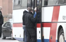 Pijani awanturowali się w autobusie i próbowali przekupić kontrolerów