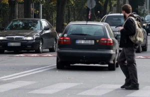 Progi spowalniające nie zdają egzaminu. Kierowcy omijają...