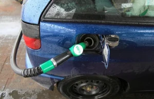 Od dziś przedsiębiorcy mogą odliczać VAT od paliwa. Jak "oszukać" fiskusa?