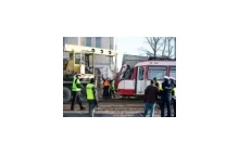 Gdańsk: tramwaj uderzył w budynek - zdjęcia, fotoreportaż