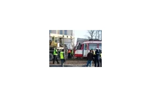 Gdańsk: tramwaj uderzył w budynek - zdjęcia, fotoreportaż