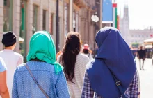 Muzułmańskie kobiety w Niemczech kupują 'fałszywe błony dziewicze' aby..
