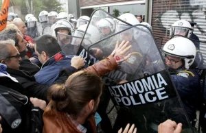 Grecja: niemiecki konsul zaatakowany... kubkami z kawą
