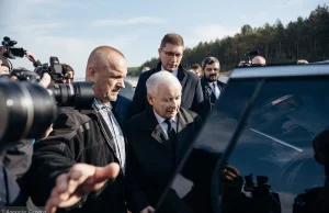 Kaczyńskiego podczas spotkań ochrania więcej ludzi niż premiera