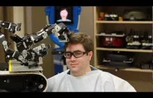 Robot fryzjer