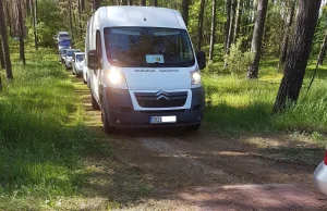 Ciąg samochodów na... rowerowej "Kaszubskiej marszrucie"