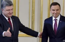 Ukraińcy przywitali polskiego prezydenta w Kijowie flagami OUN-UPA