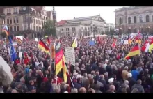 Tłumy na manifestacji przeciw Islamowi w Dreźnie.