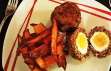 Szkockie jajko i wedgesy z batata - - Przepisy kulinarne na miarę Twoich...