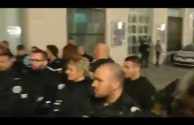 Francuscy policjanci, którzy nie chcą walczyć ze swoimi rodakami.
