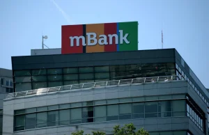 mBank przegrał spór z frankowcami, ale nie chce im płacić