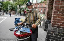 Łotewski emeryt na rowerze przemierza Europę.