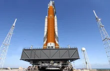 NASA chwali się potężną rakietą SLS, która zabierze ludzi na Księżyc i Marsa