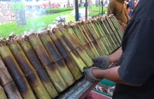 Słodki ryż w bambusowych tubach – starożytny sposób przygotowania (Bangkok)