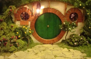 Niesamowita makieta domu hobbita