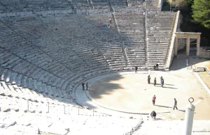 World is beautiful: O amfiteatrze i uzdrowieniach w Epidauros