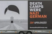 "Death Camps Were Nazi German". Mobilny banner już w trasie