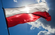 Dlaczego polska flaga jest biało-czerwona? A właściwie karmazynowo-srebrna?