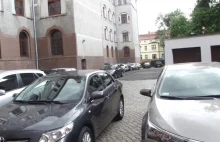 Urzędowy parking w Legnicy pod kontrolą ABW