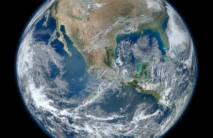 64-megapikselowa fotografia Ziemi.