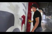 Odjazdowy Mustang GT malowany spray'em na ścianie!