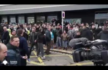 Starcia z policją w Calais.