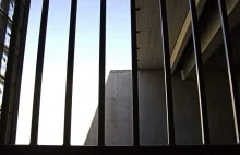 Więzień uciekł z toruńskiej prokuratury przez okno