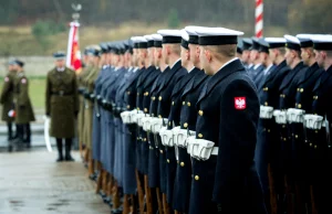 Masowe odejścia z armii w styczniu. Rekordziści inkasują 300 tys zł. odprawy