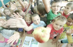 W szkolnych sklepikach uczniowie nie kupią chipsów i gazowanych napojów |...