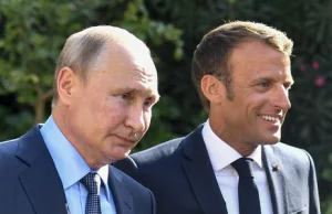 Emmanuel Macron i Władimir Putin po rozmowie